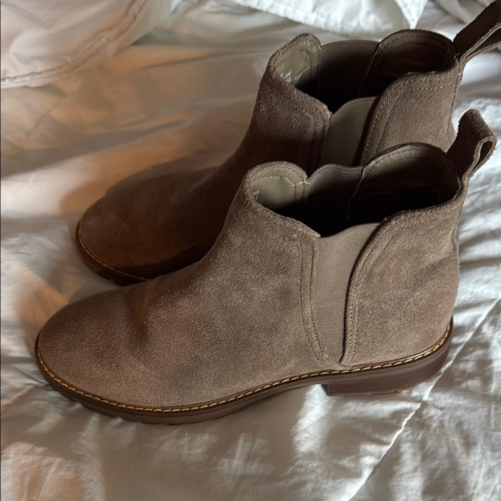 Steve Madden Brown Suede Ankle Booties